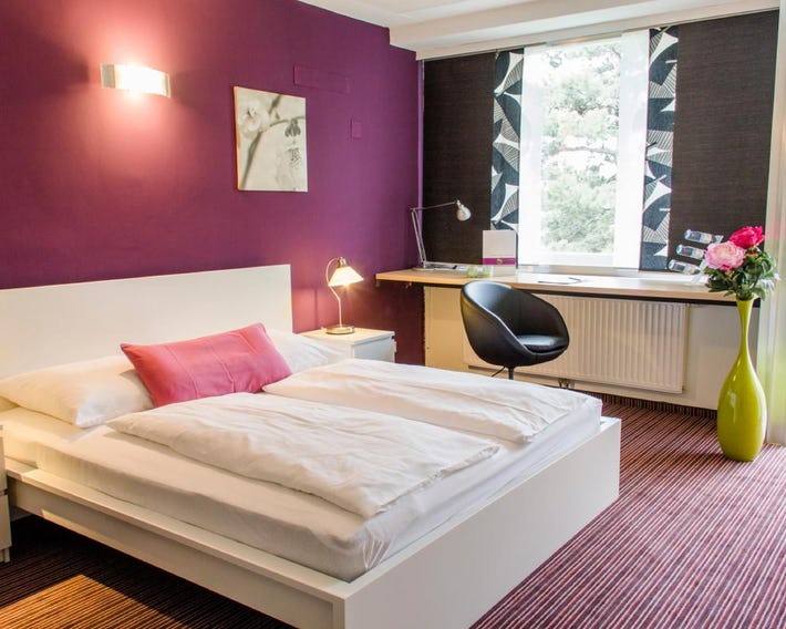 College Garden Hotel