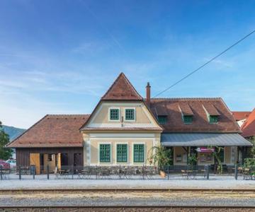 Familienurlaub Im Bahnhof Dürnstein