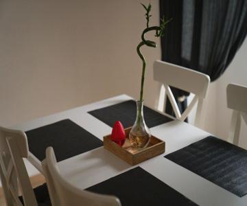Beautiful Central City Apartment - 2BR, WIFI, Netflix & PS4