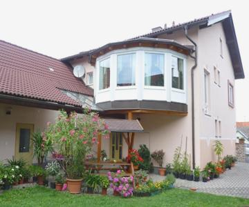 Gertis Blumenhof Privatzimmer, Ferienwohnung