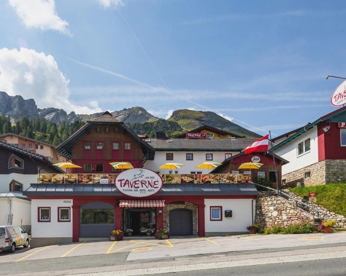Party Hotel Taverne