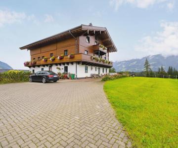 Apartment Kitzsteinhorn by Interhome