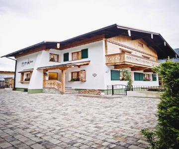 Chalet & Apartments Tiroler Bua