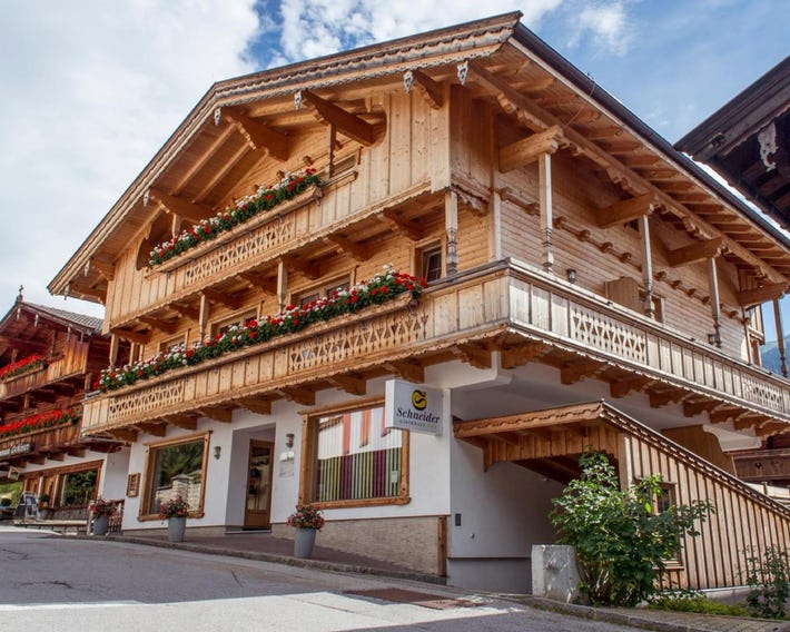 Das GÄSTEHAUS SCHNEIDER am Dorfplatz