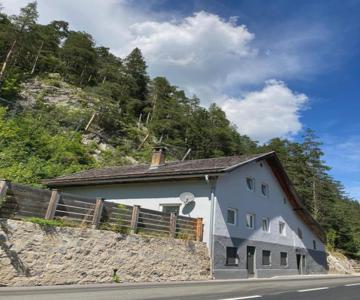 Familienfreundliches Haus Mit Eingezäuntem Garten