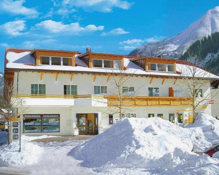 Apartment in Zugspitz Arena near Cycle Path