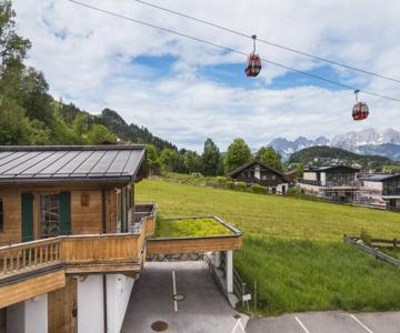Ski-in-Ski-out Asten Studio by Alpine Host Helpers