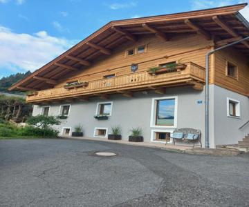 Apartment in Kitzbühel near Ski Lifts