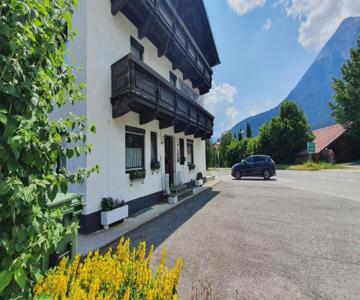 Mountain Motel