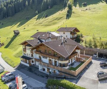 Apartment in Neustift near Ski Lift