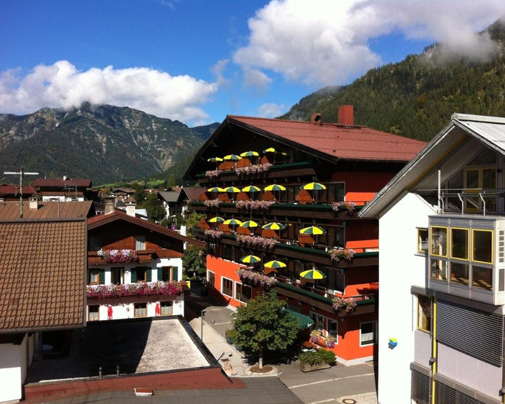 Hotel Tiroler Adler - bed and breakfast