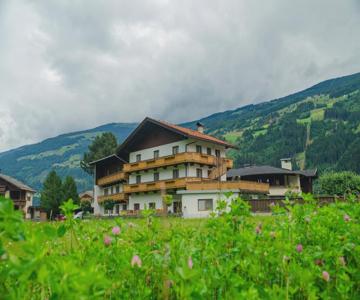 Zell Views Apartments