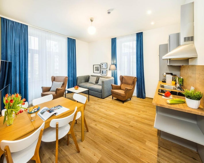 Jimmy's Apartments Emerald
