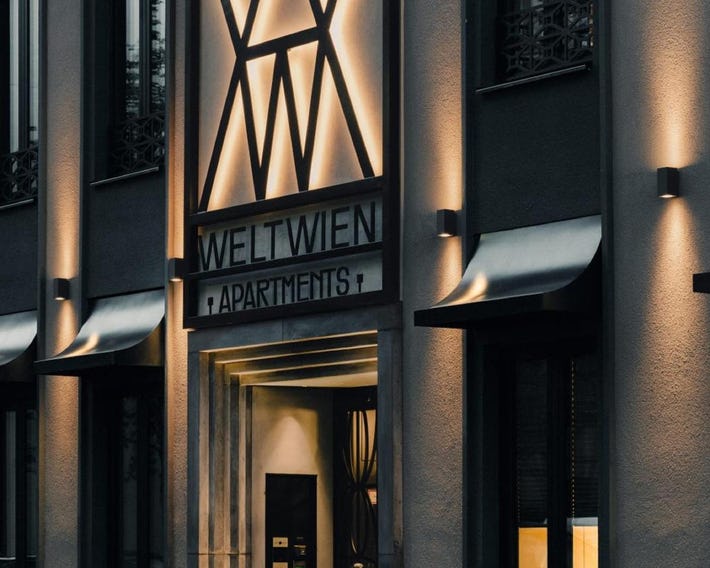 WELTWIEN Luxury Art Apartments & Free Parking