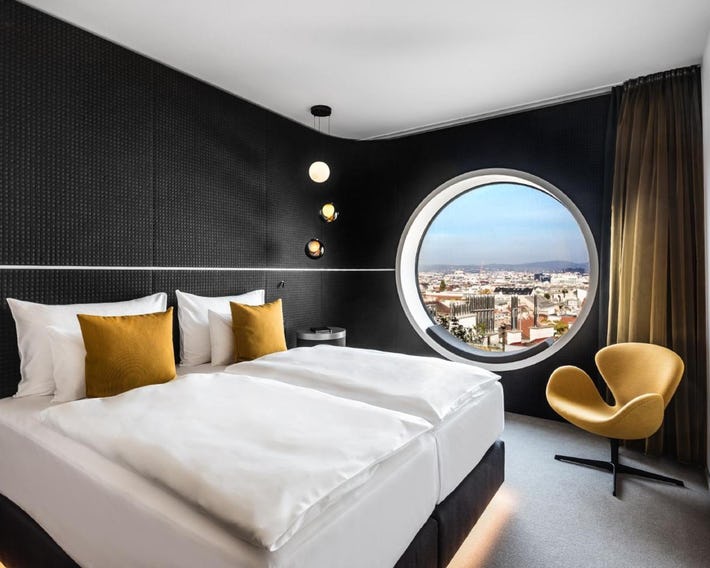 MOOONS Vienna