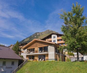 Arla Luxury Home