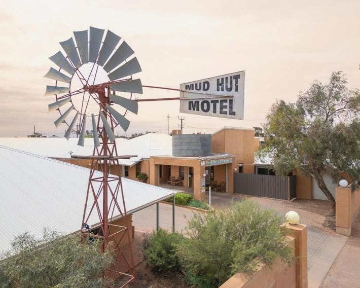 Mud Hut Motel