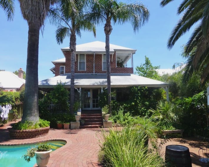 Lakeside Bed & Breakfast