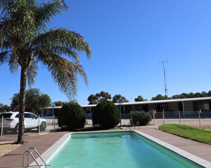 Capri Motel