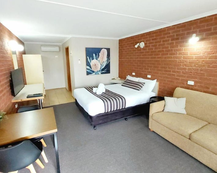 Country Mile Motor Inn