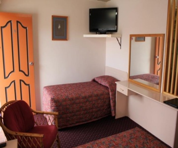 Aza Motel