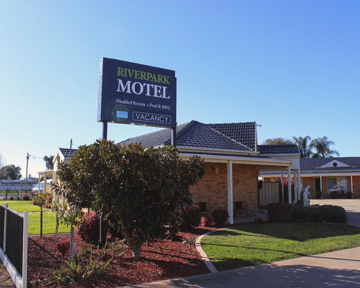 RiverPark Motel