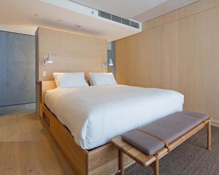 Zara Tower - Luxury Suites and Apartments