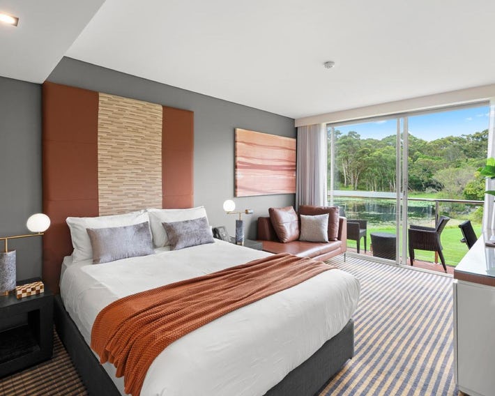 Lakeside Hotel and Conference Centre