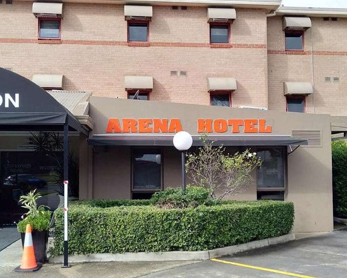 Arena Hotel (formerly Sleep Express Motel)
