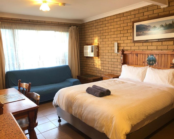 Lake Front Motel