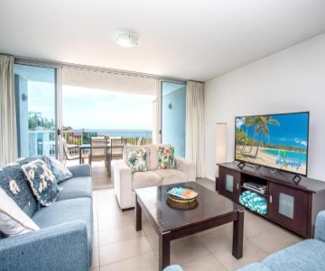 Spacious Tropical Sanctuary Ocean views