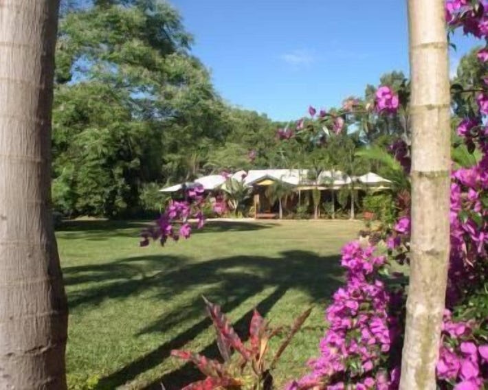 Hibiscus Lodge Bed & Breakfast