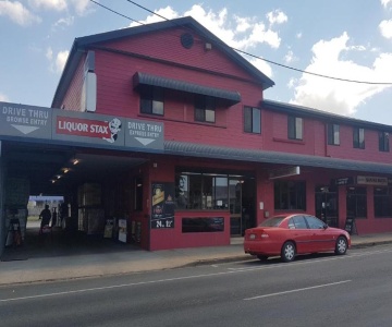 Sarina Hotel
