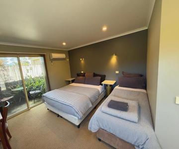 Motel Strahan