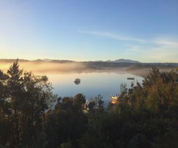 Strahan Wilderness Lodge and Bay View Cottages