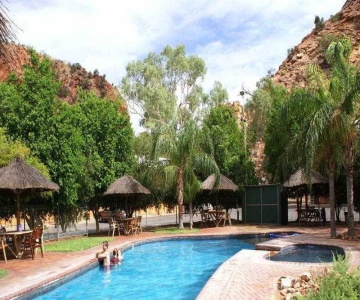 Heavitree Gap Outback Lodge