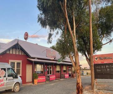 Falcon Hotel