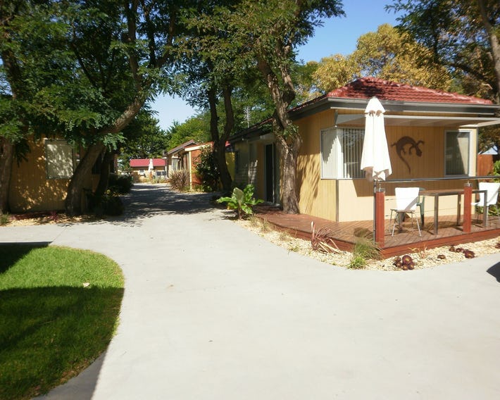 Kickback Cottages