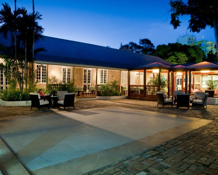 Island Inn Hotel
