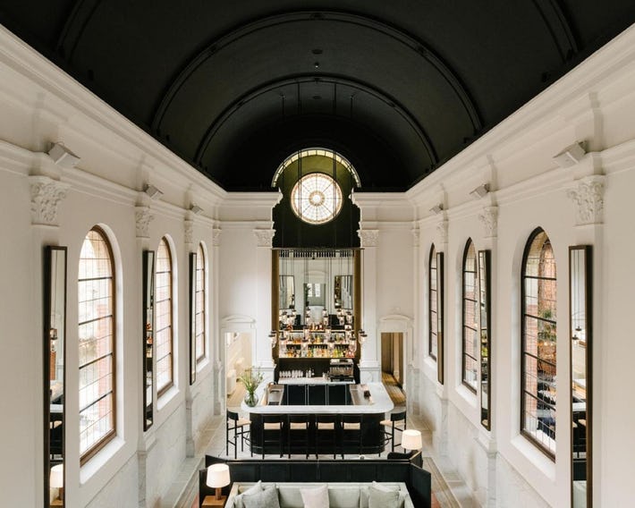 Hotel August