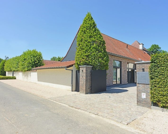 Hof Van Eine
