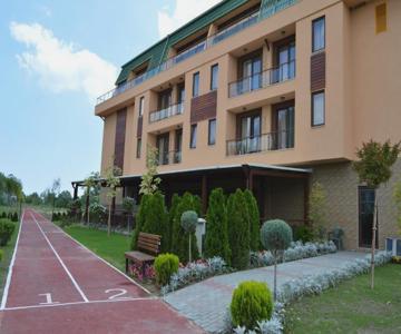 Therma Camp And Pool