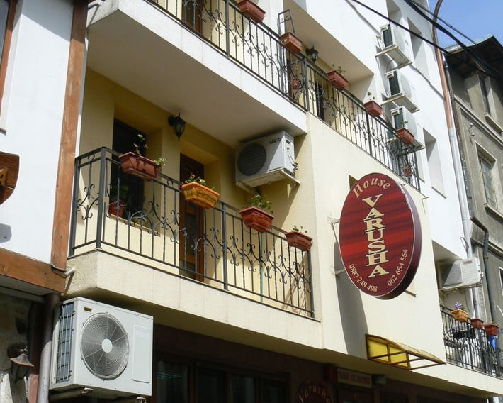 Hotel Varusha