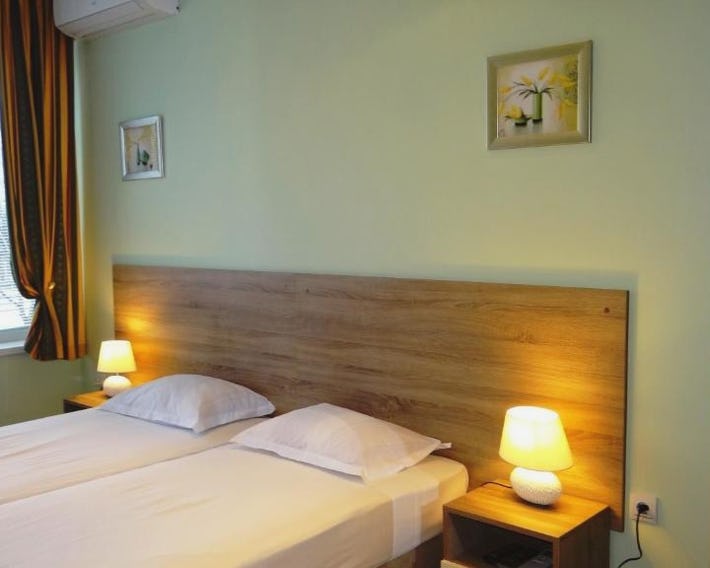 Guest Rooms Kom