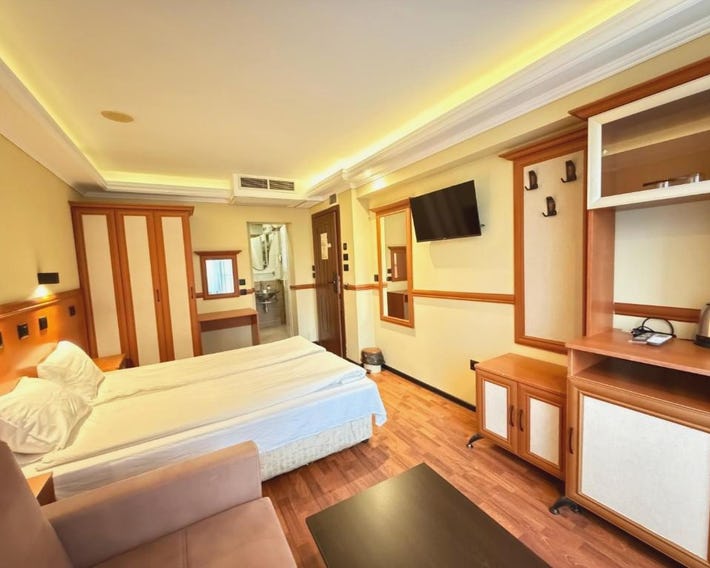 California Hotel