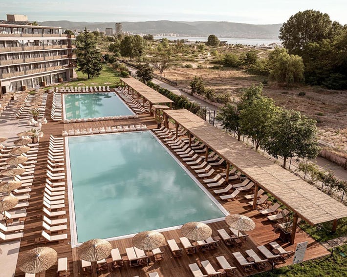 Sunny Beach Club - Adults Only #YouthfulVibes