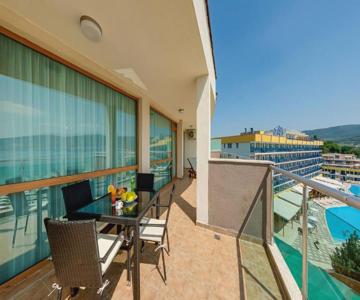 Briz Beach Apartments