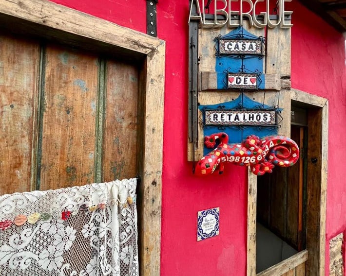 CASA DE RETALHOS Boutique Albergue, casaril histórico, com 5 suítes individuais e cozinha coletiva, 