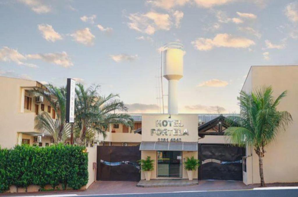 Hotel Portela III - Aprox 600m do Thermas dos Laranjais e Hot Beach