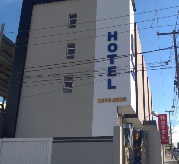 Dumont Park Hotel